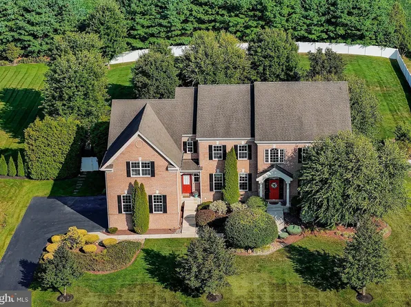 15 Manchester Ct, Columbus, NJ 08022