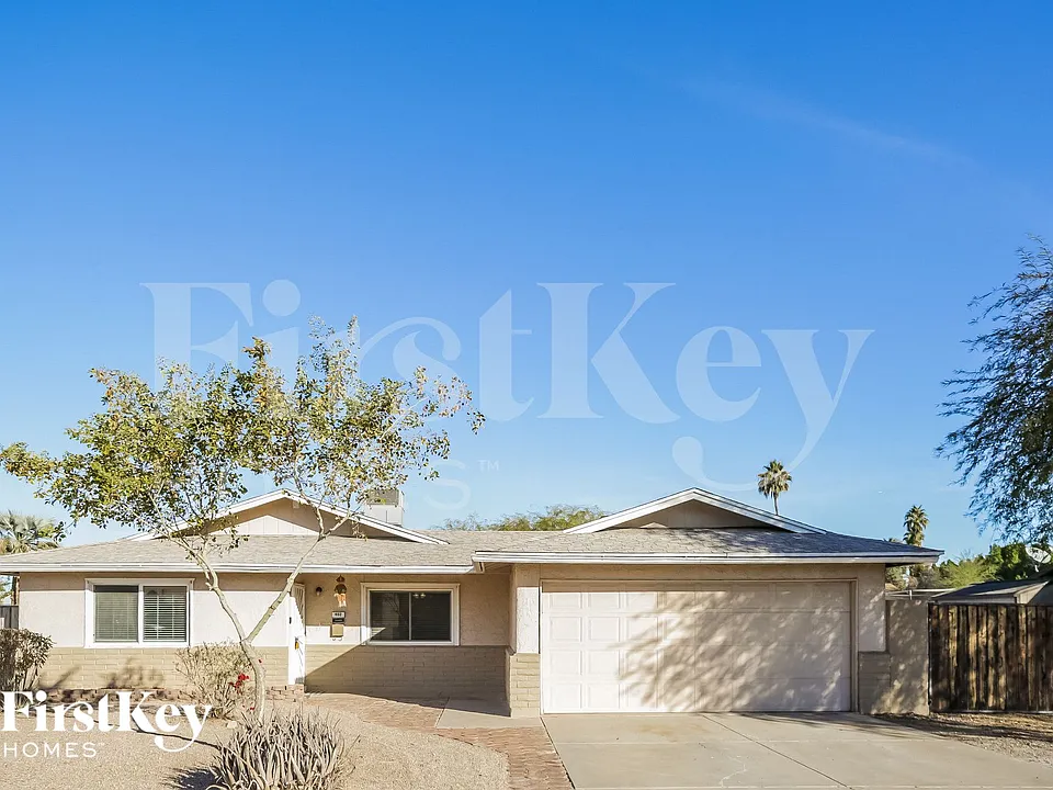 402 E Dunbar Dr