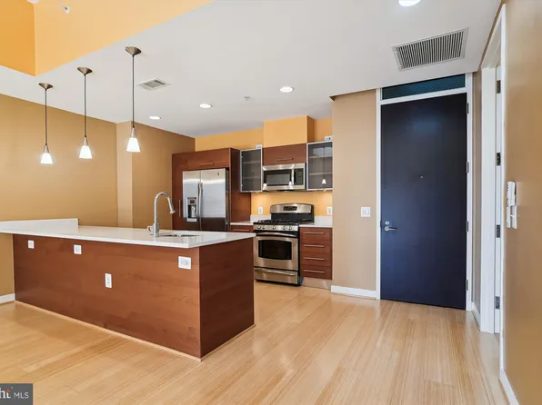 12025 New Dominion Pkwy APT 603, Reston, VA 20190