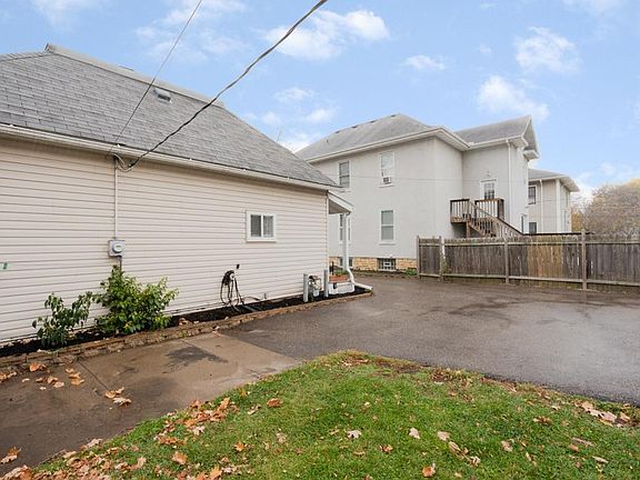 5th image of 385 Stryker Ave