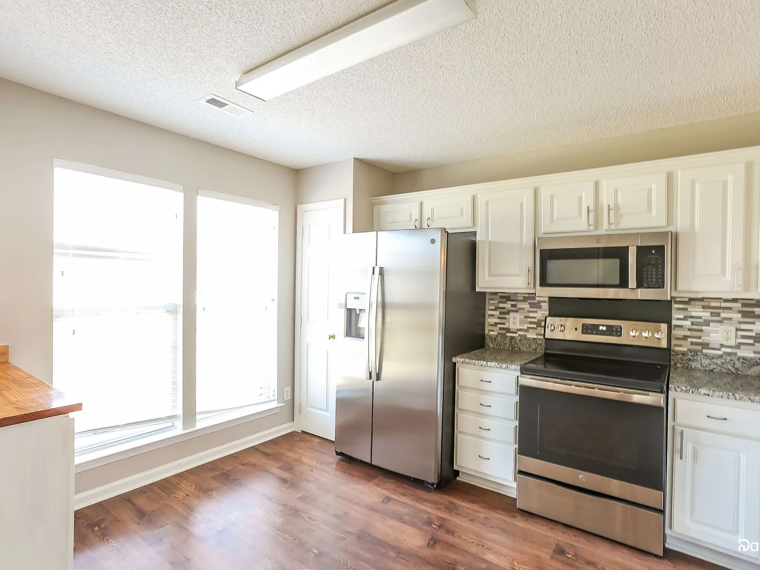 3 bed, 2.5 bath, 1738 sqft, $2,110 — Photo 4