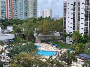 Plaza Of Americas, Sunny Isles Beach, FL 33160