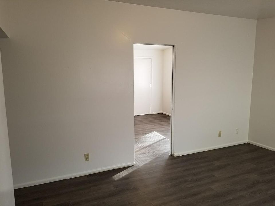 1st image of 935 W Genesee Ave #G