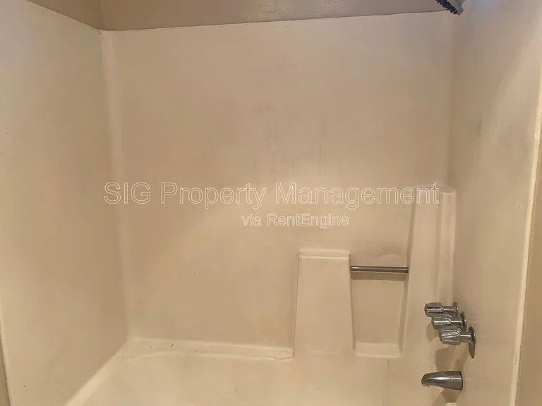 405 W Alameda Ave #J — Photo 13