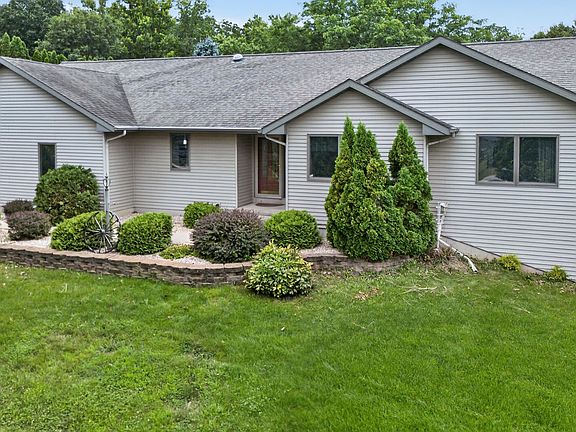 2nd image of 5701 N Ridge View Dr