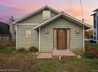 9518 Garforth Dr, White Lake, MI 48386