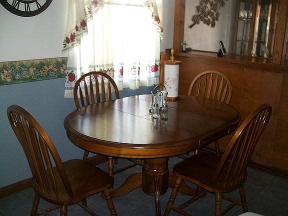 5th image of 248 Cameron Ave