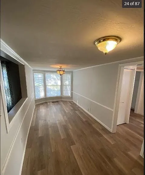 2419 S Greenwood Ave — Photo 25