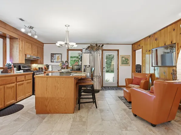 150 Toms Creek Rd, Linden, TN 37096
