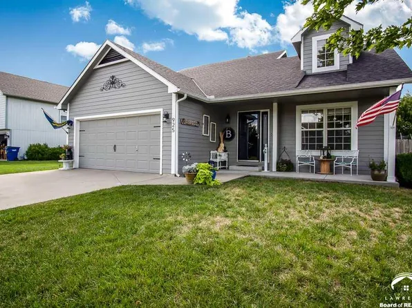 925 Hickory Ct, Eudora, KS 66025