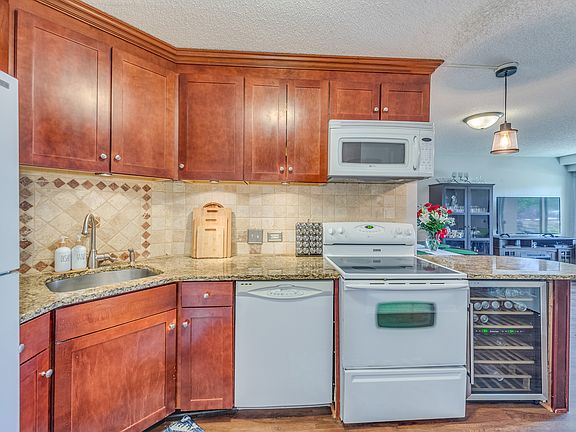 5th image of 1800 Huntington Blvd APT 105
