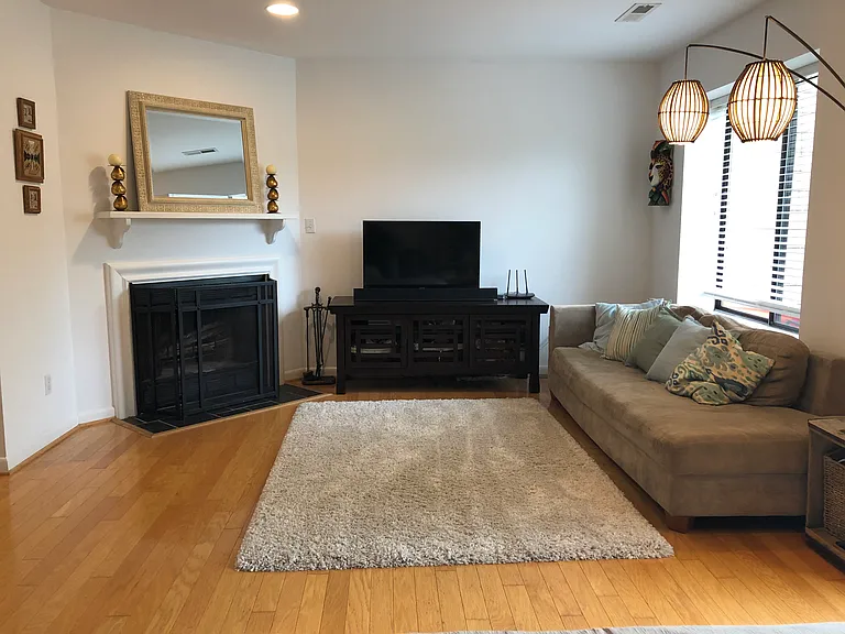 1223 Chatham Rdg — Photo 4