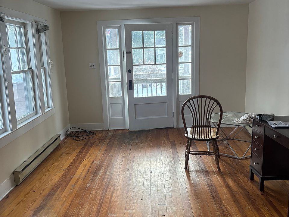 2nd image of 177 Minisink Ave #B