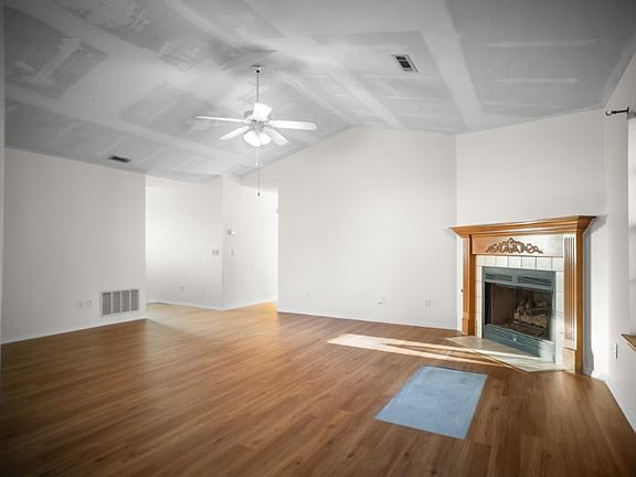 3rd image of 1015 N 26th St