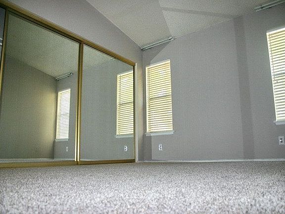5th image of 1469 E Bermuda Dunes St