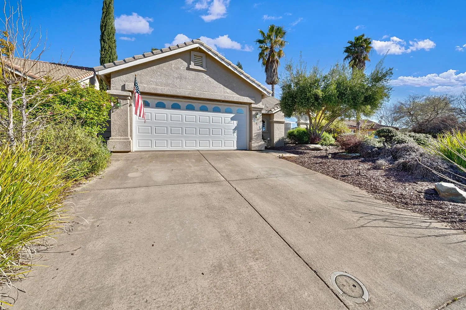 619 Vista Ln photo 1