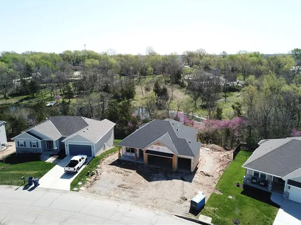 8497 Primrose St, De Soto, KS 66018