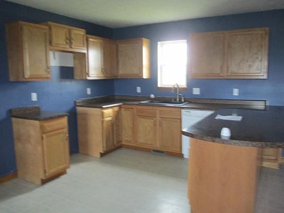 5th image of 1601 W Constitution St