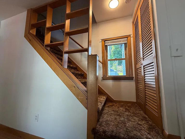 352-354 W Main St #352 — Photo 5