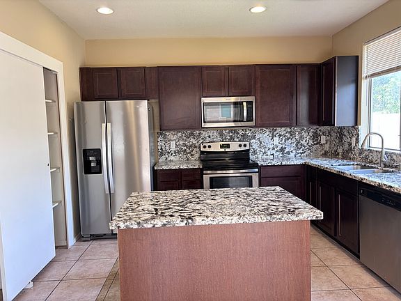3rd image of 2720 E Hulet Dr