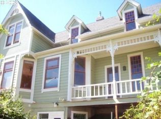 221 S Vermont St, Portland, OR 97219