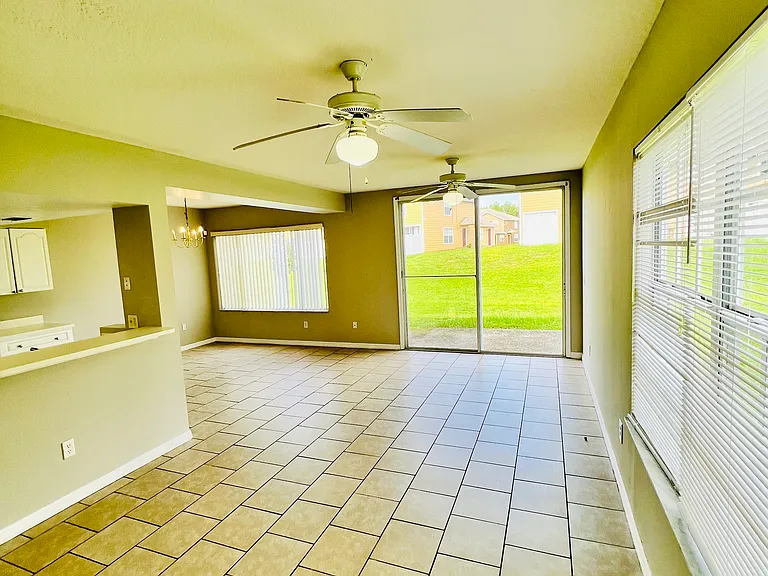 337 Coconut Palm Way #A — Photo 5