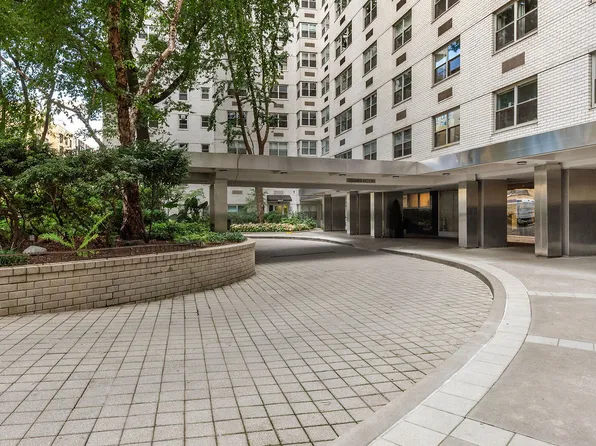 70 East 10th Street image 10 of 16