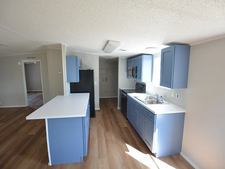 1144 Bradbury Rd — Photo 3