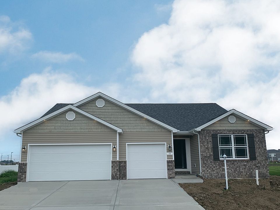 1st image of 15 Whistling Straits Dr