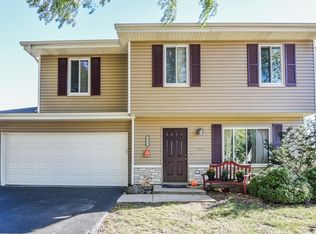 3055 Worcester Ln, Aurora, IL 60504