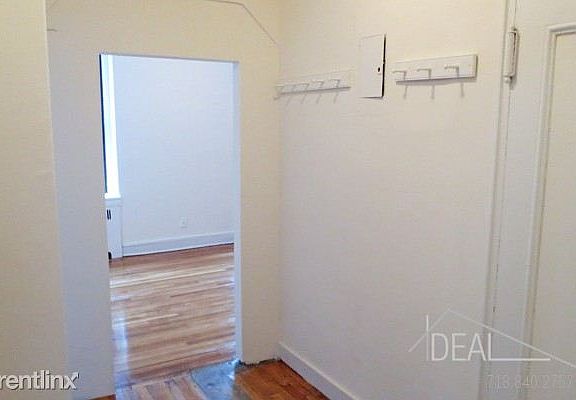 3rd image of 341 Bedford Ave #33