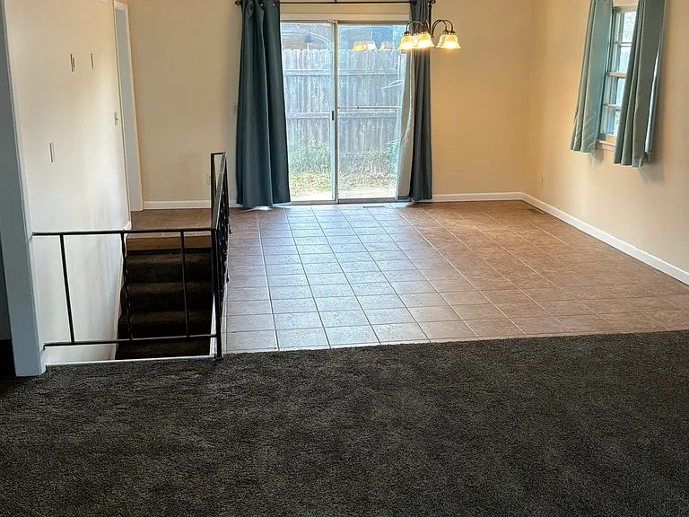 122 E Blake St — Photo 15
