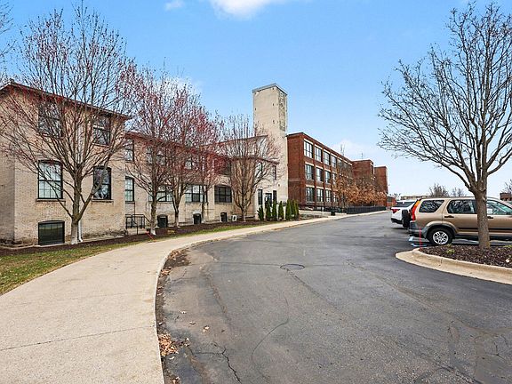 3rd image of 533 Columbia Ave APT 107