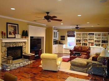 2nd image of 1060 Peter Christian Cir