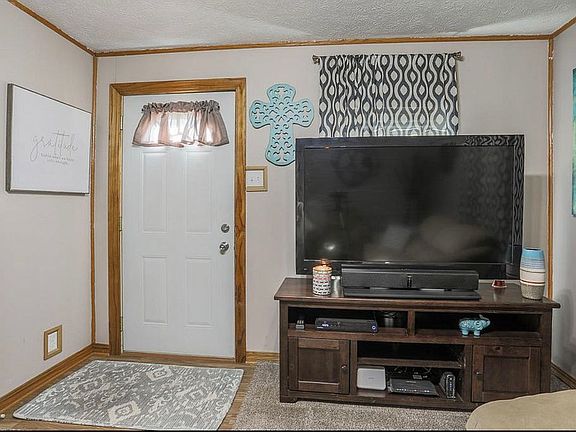 3rd image of 2738 6th Ave