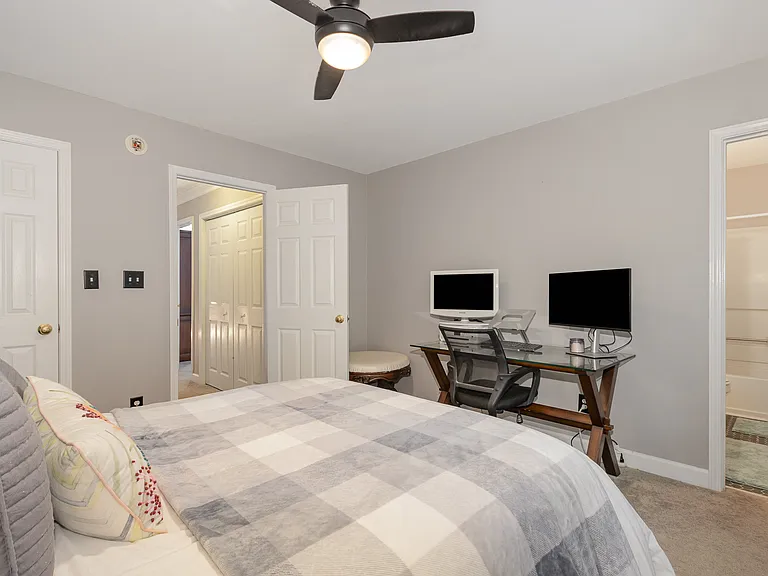 4610 Asterwood Dr — Photo 18