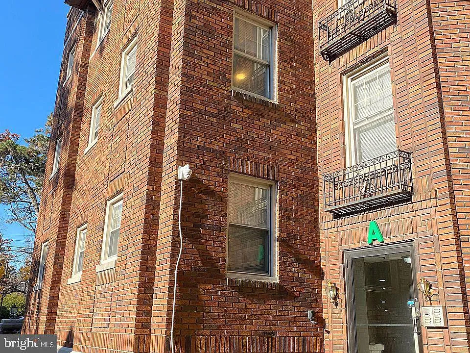 1 bed, 1.0 bath, 700 sqft, $1,350 — Photo 2