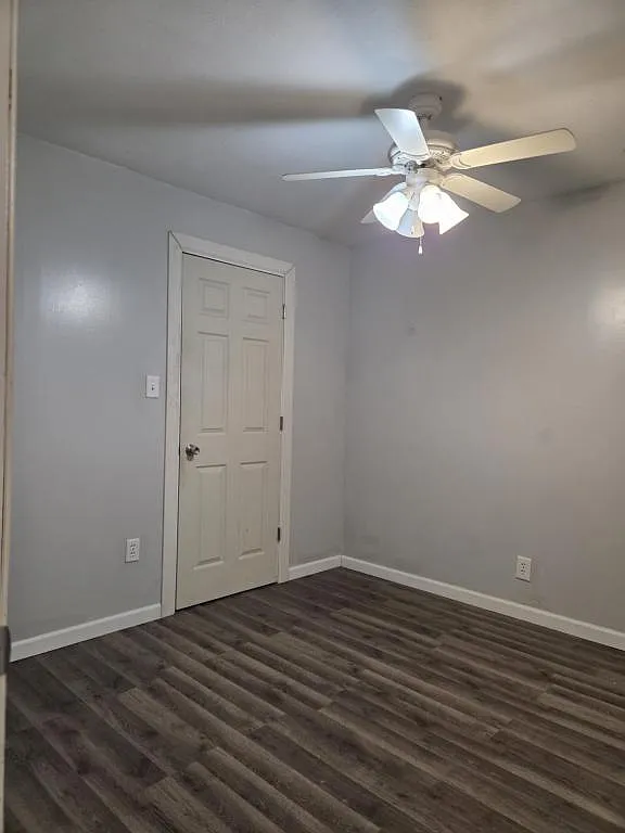 400 W Elm St, apt 1 — Photo 3
