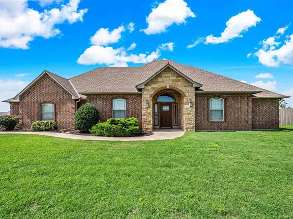 1210 NW Gray Hawk Dr, Lawton, OK 73507