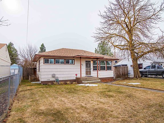 3rd image of 203 W Heroy Ave