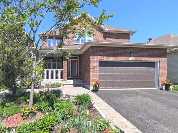 214 Davy St, Ottawa, ON K2M 0H6