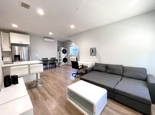 1181 Rolland Curtis Pl #1/2, Los Angeles, CA 90037