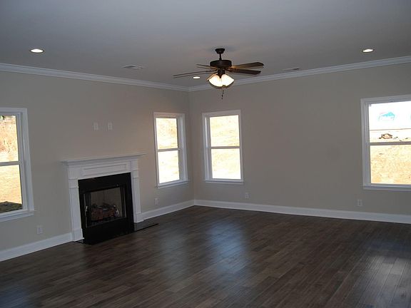 3rd image of 3042 Castlewoods Dr