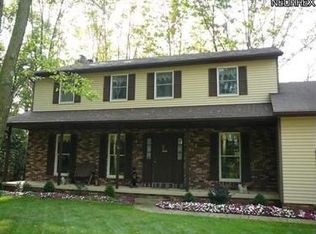 1376 N Medina Line Rd, Akron, OH 44333