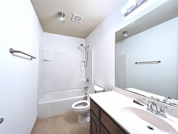 5th image of 2202 Cancun Dr