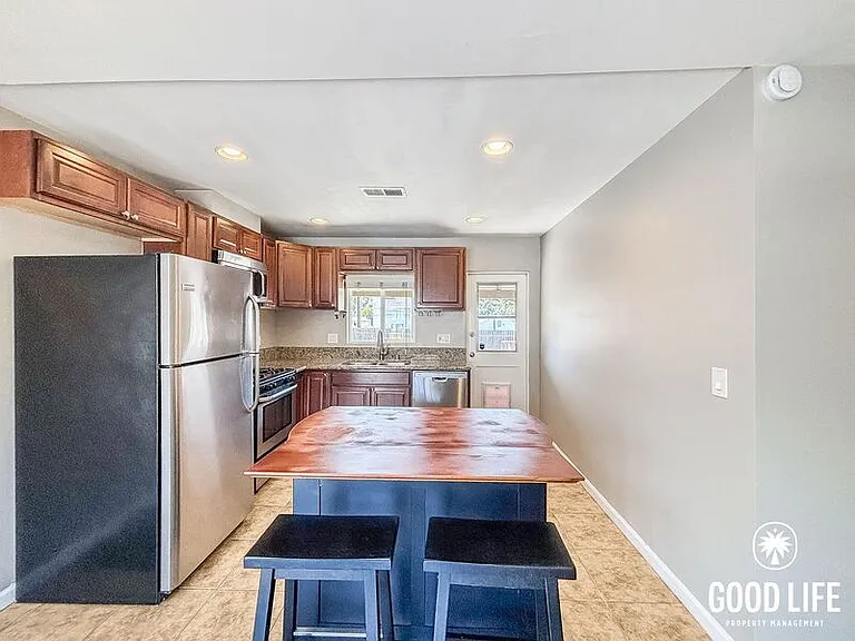 6209 Malcolm Dr — Photo 11