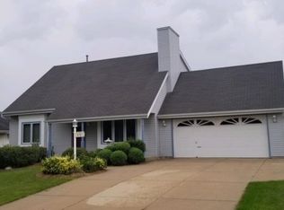 8175 S Lauree Ln, Oak Creek, WI 53154