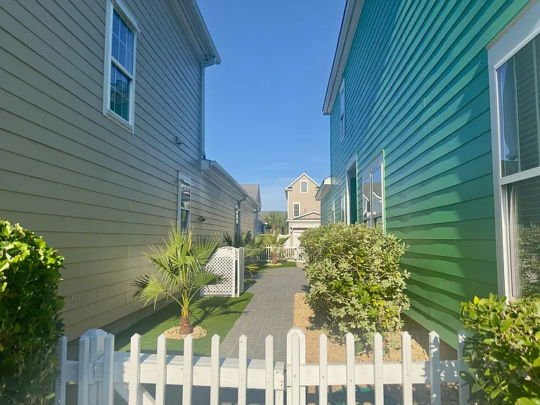 754 Murray Ave — Photo 43
