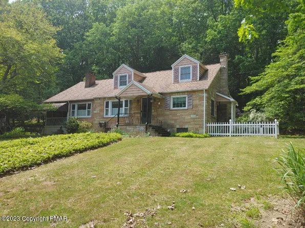 102 Sebring Dr, East Stroudsburg, PA 18301