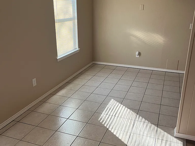 4100 Willow Springs Dr — Photo 13